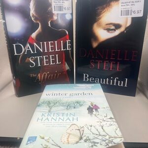 Danielle Steel and Kristin Hannah Book Set